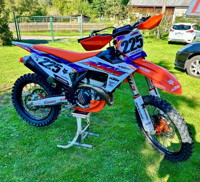 Polepy na KTM SXF 300 2024 v retro stylu! 💣💥
