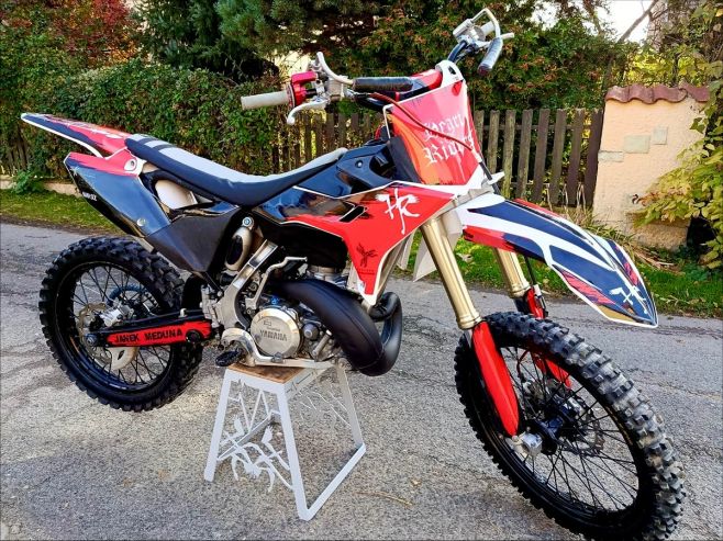 Polepy na Yamahu pro FMX ridera Janka Medunu! 🤙🏻💥