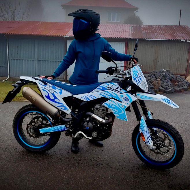 Máme tady další vyladěné polepy na FB Mondial SMX 125 2018! Tentokrát v chladných zimních odstínech! 🤩❄️ Co na ně říkáte? 🤙🏻💥